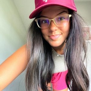 Meet your Posher, Emilie